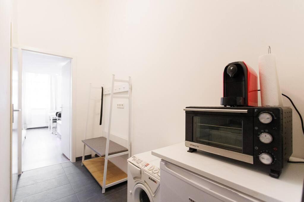 Urban Capsule Apartment - Near Mariahilfer Strasse Wien Exteriör bild