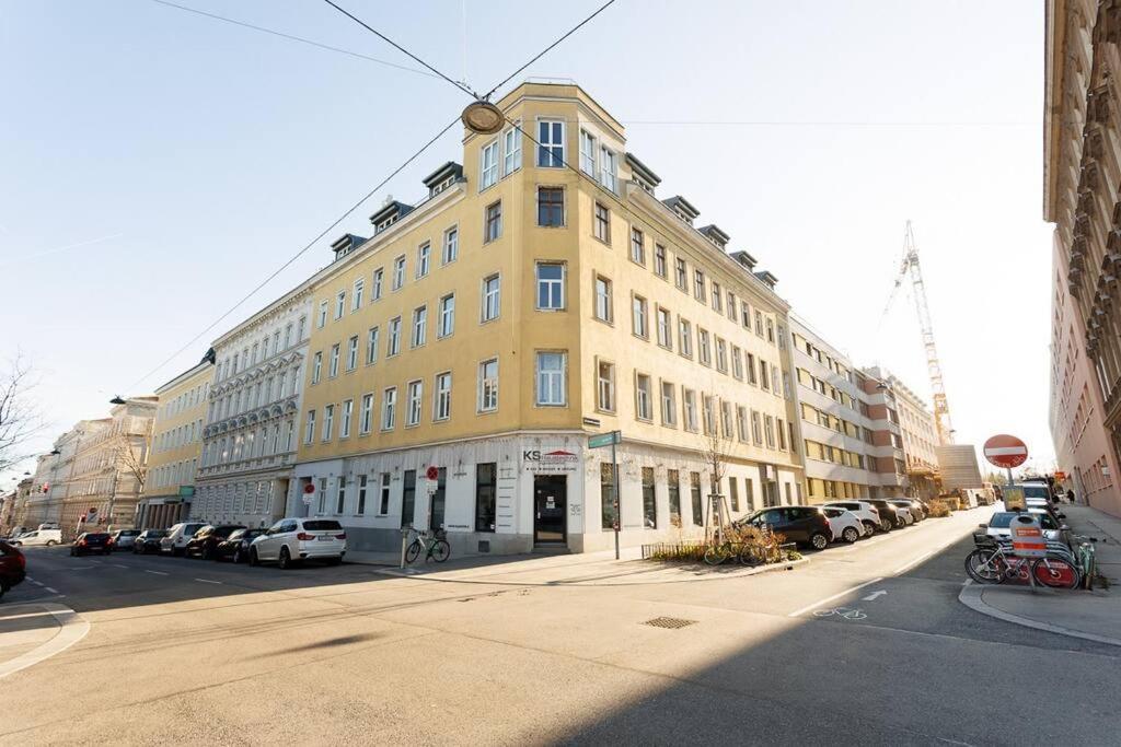Urban Capsule Apartment - Near Mariahilfer Strasse Wien Exteriör bild